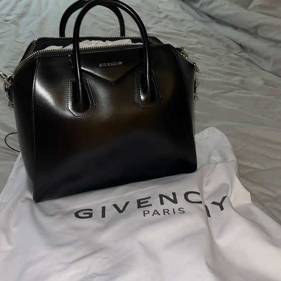 Givenchy Handbags - Givenchy Antigona bag